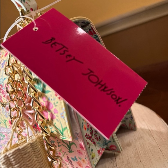 Betsey Johnson Floral Satchel NWT Ditsy Garden Top Handle Crossbody Cottagecore - Picture 5 of 12